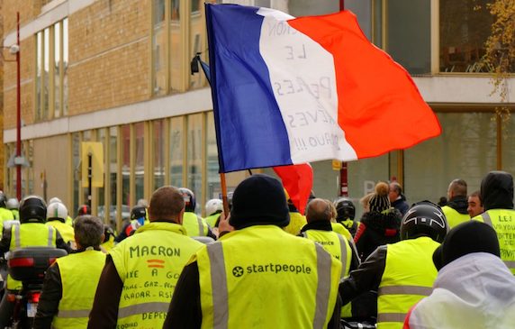 Yellow Vests Plan Large Protest Against Usury Outside Rothschild Bank in Lyons